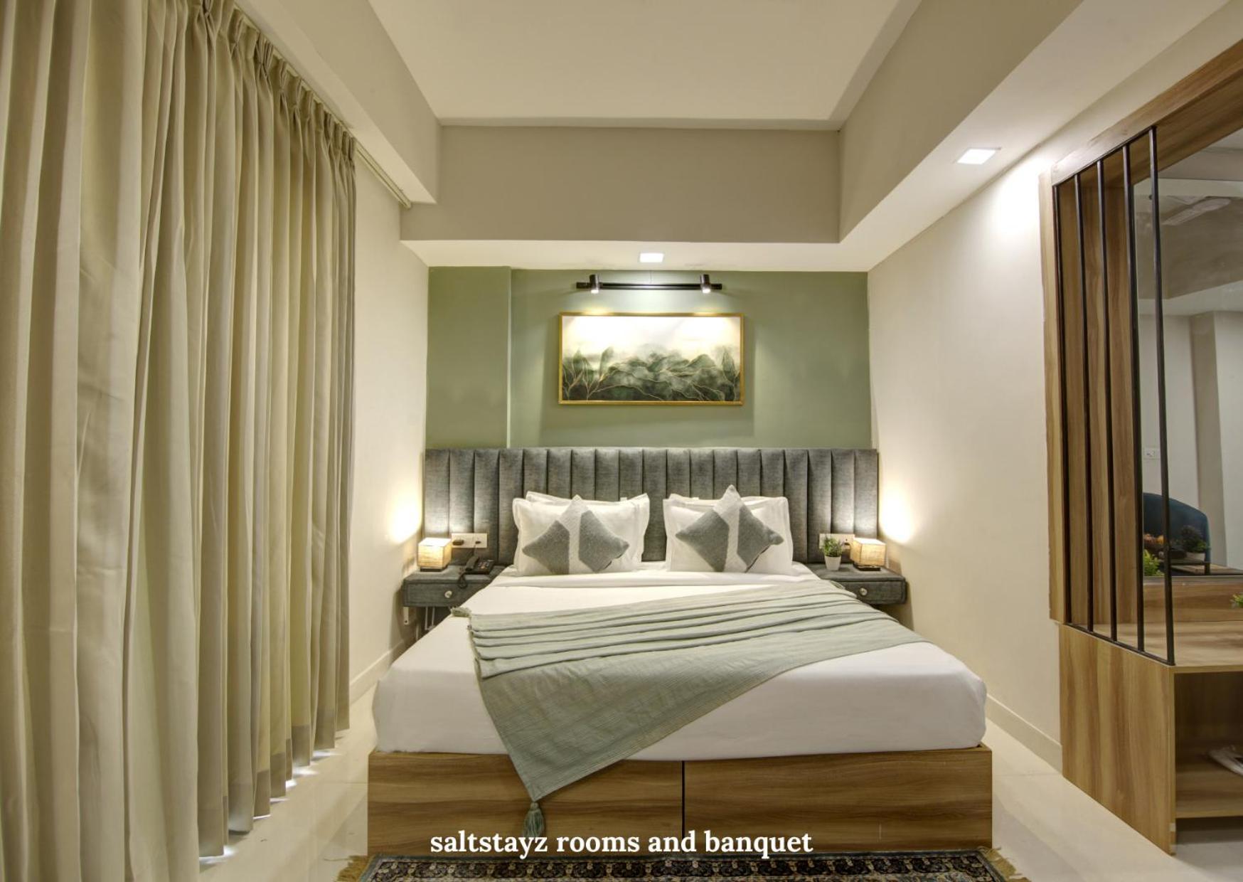 Saltstayz Premier Executive Serviced Apartment - Golf Course Extension Road Гургаон Экстерьер фото