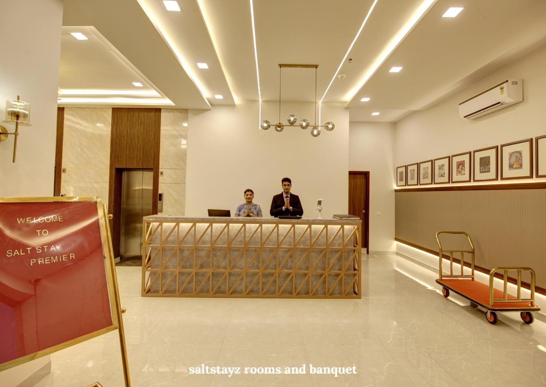 Saltstayz Premier Executive Serviced Apartment - Golf Course Extension Road Гургаон Экстерьер фото