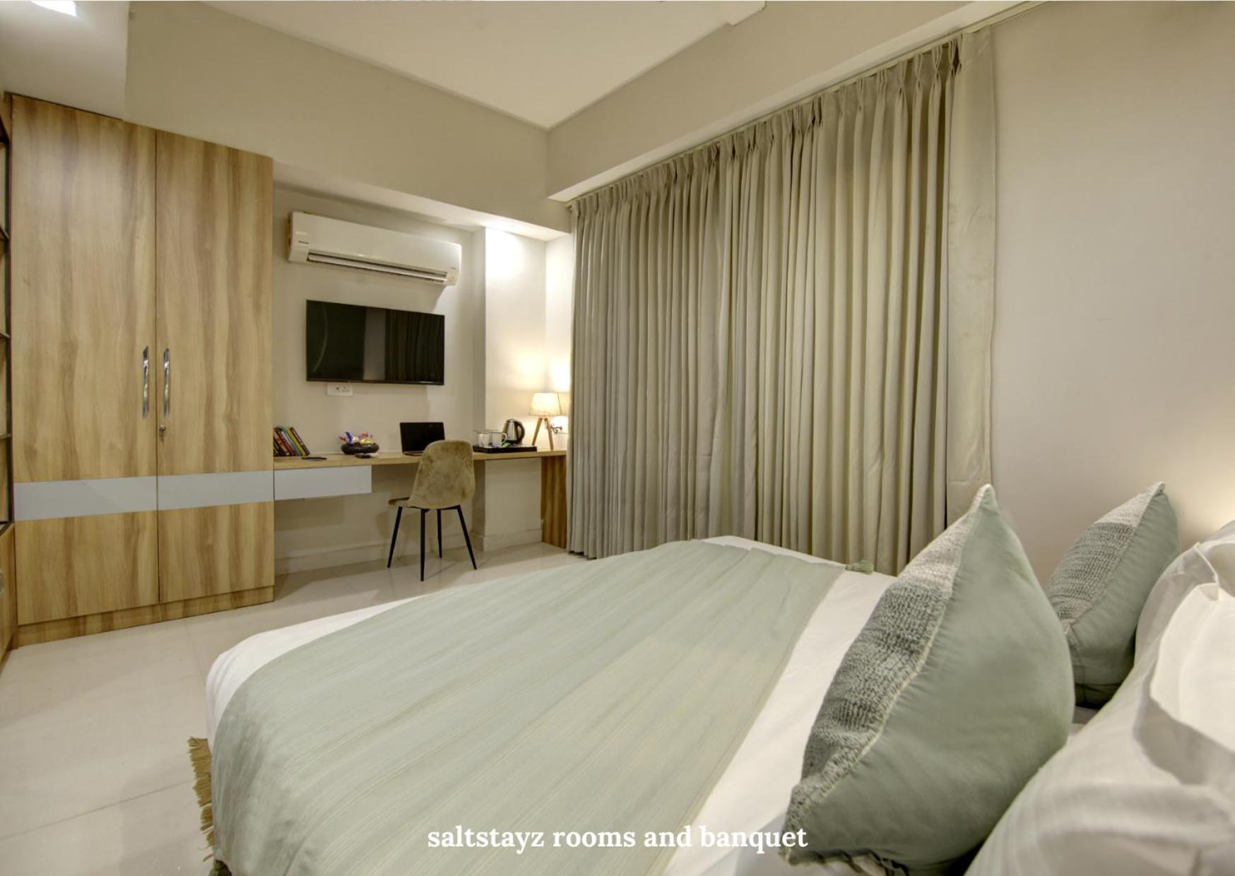 Saltstayz Premier Executive Serviced Apartment - Golf Course Extension Road Гургаон Экстерьер фото