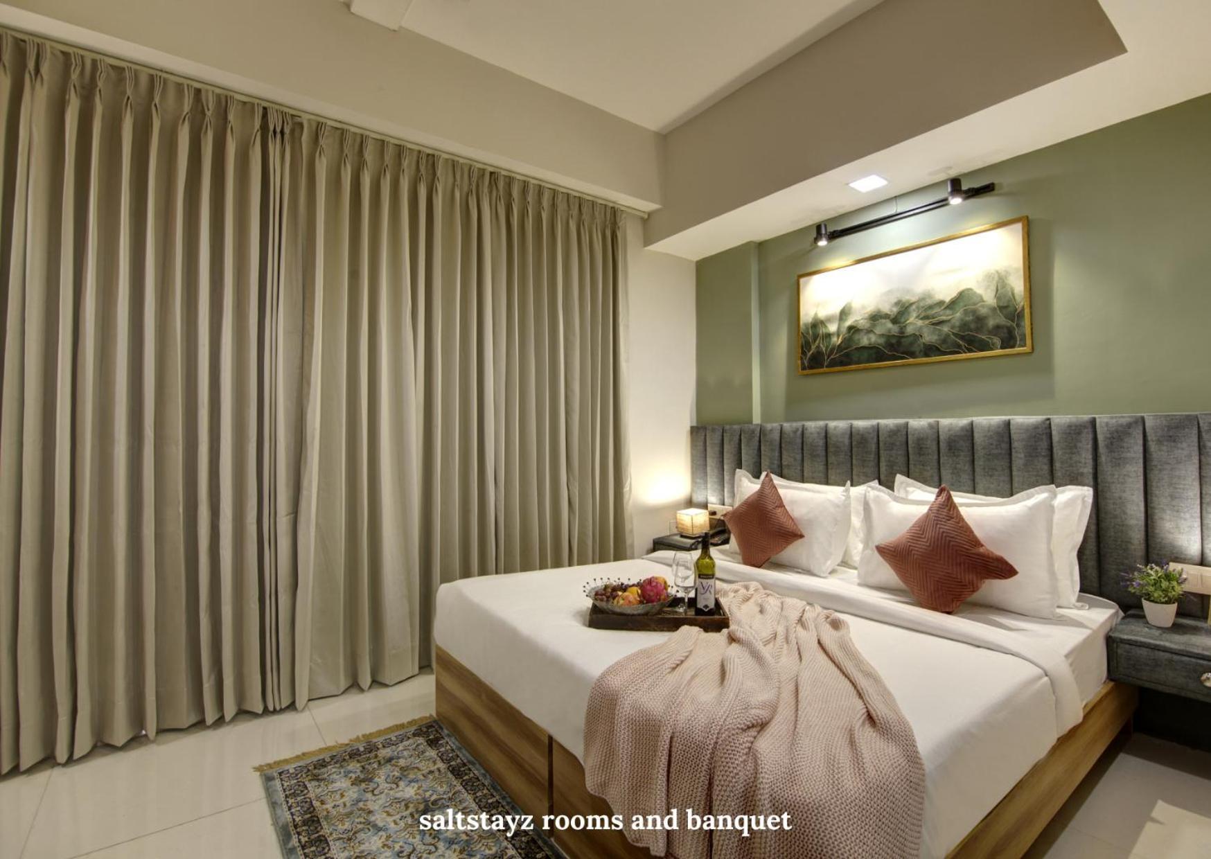 Saltstayz Premier Executive Serviced Apartment - Golf Course Extension Road Гургаон Экстерьер фото